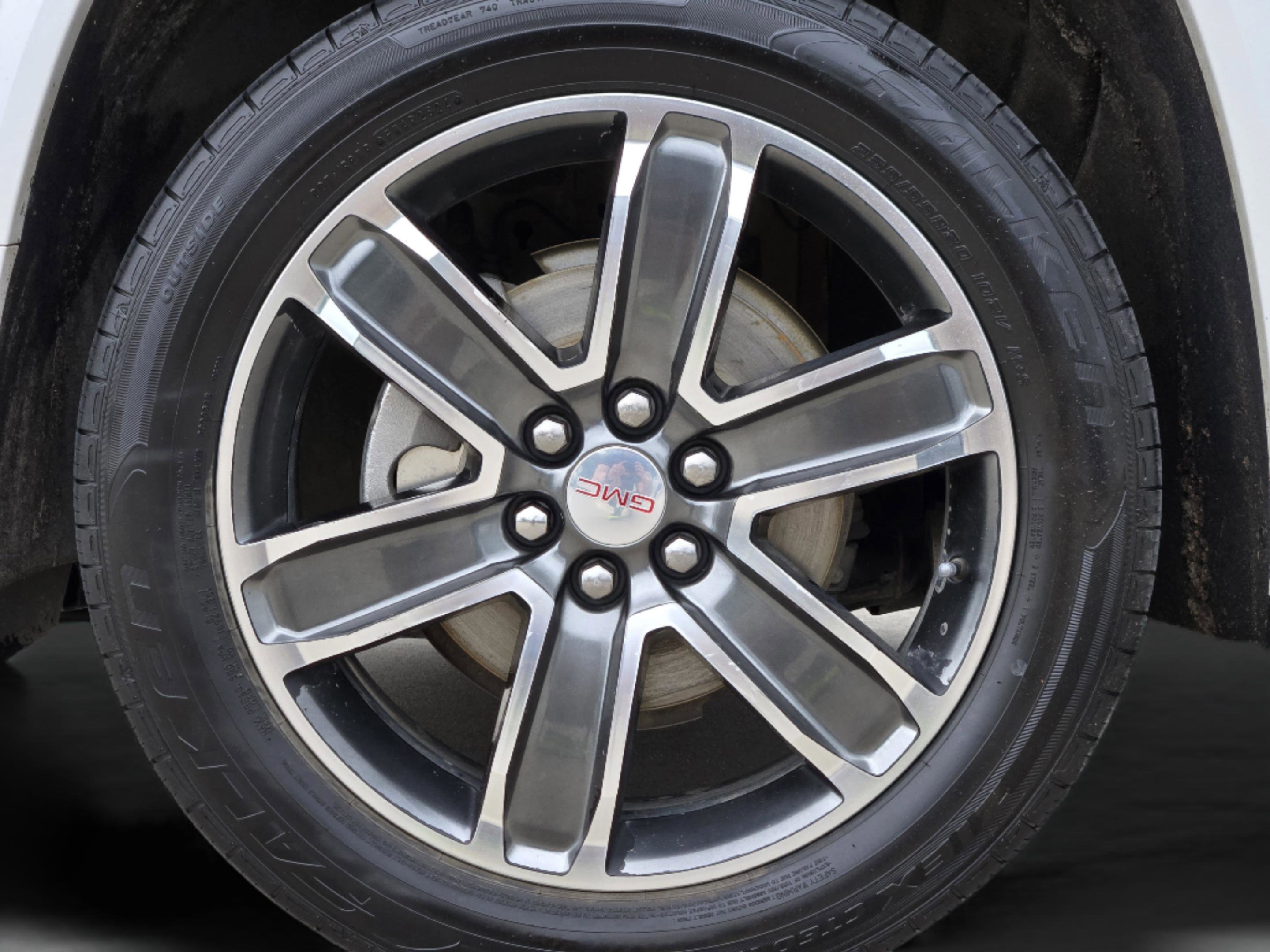 Used 2017 GMC Acadia Denali w/ Technology Package image 34