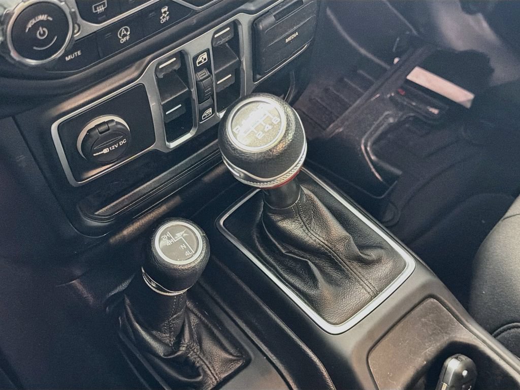 Used 2021 Jeep Wrangler Unlimited Sport AWD/4WD image 17