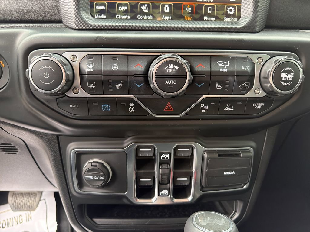 Used 2022 Jeep Wrangler Unlimited Sahara AWD/4WD image 27