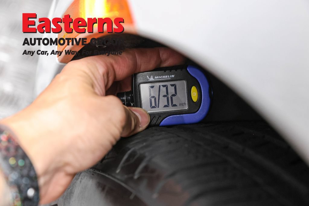 Used 2023 Chrysler Pacifica Touring-L FWD image 28