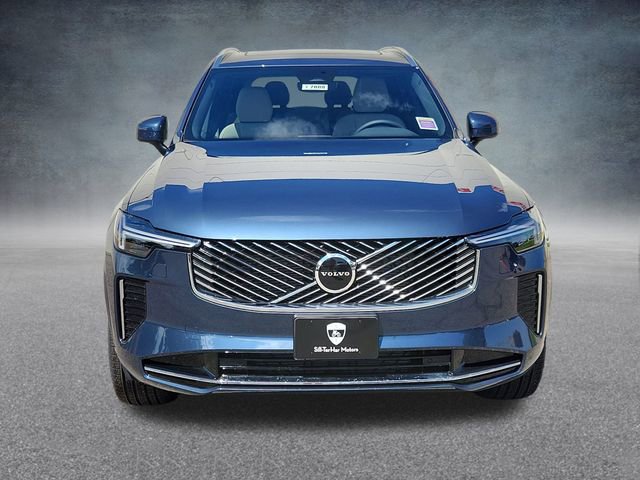 New 2026 Volvo XC90 B6 Core w/ Protection Package image 2