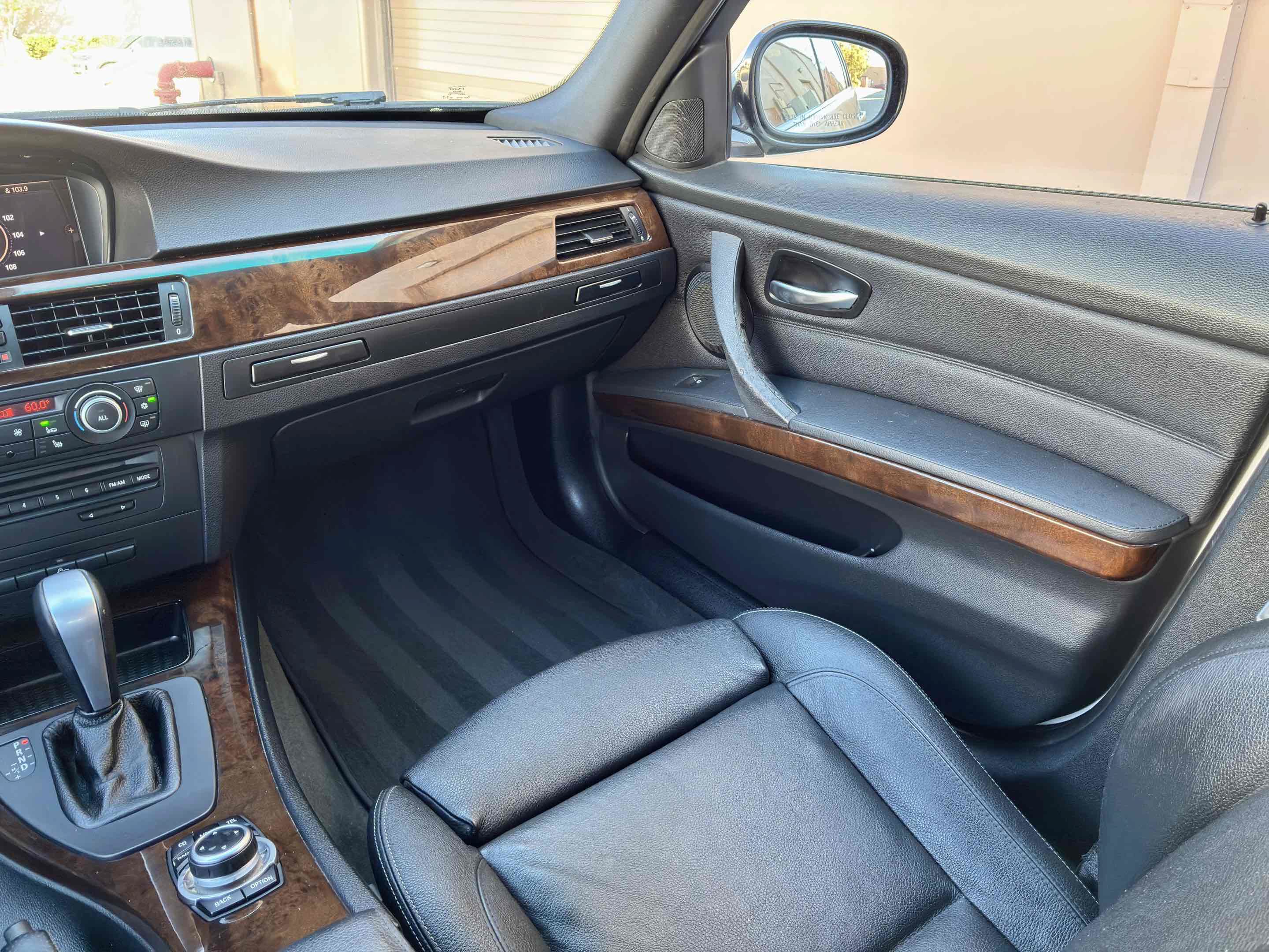 Used 2011 BMW 328i xDrive Wagon AWD/4WD image 18