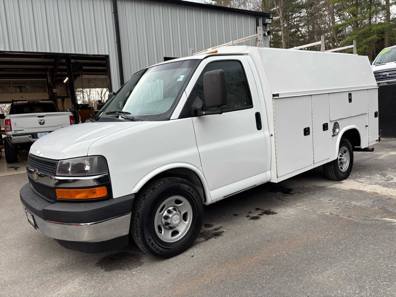 Used 2017 Chevrolet Express 3500 RWD image 7