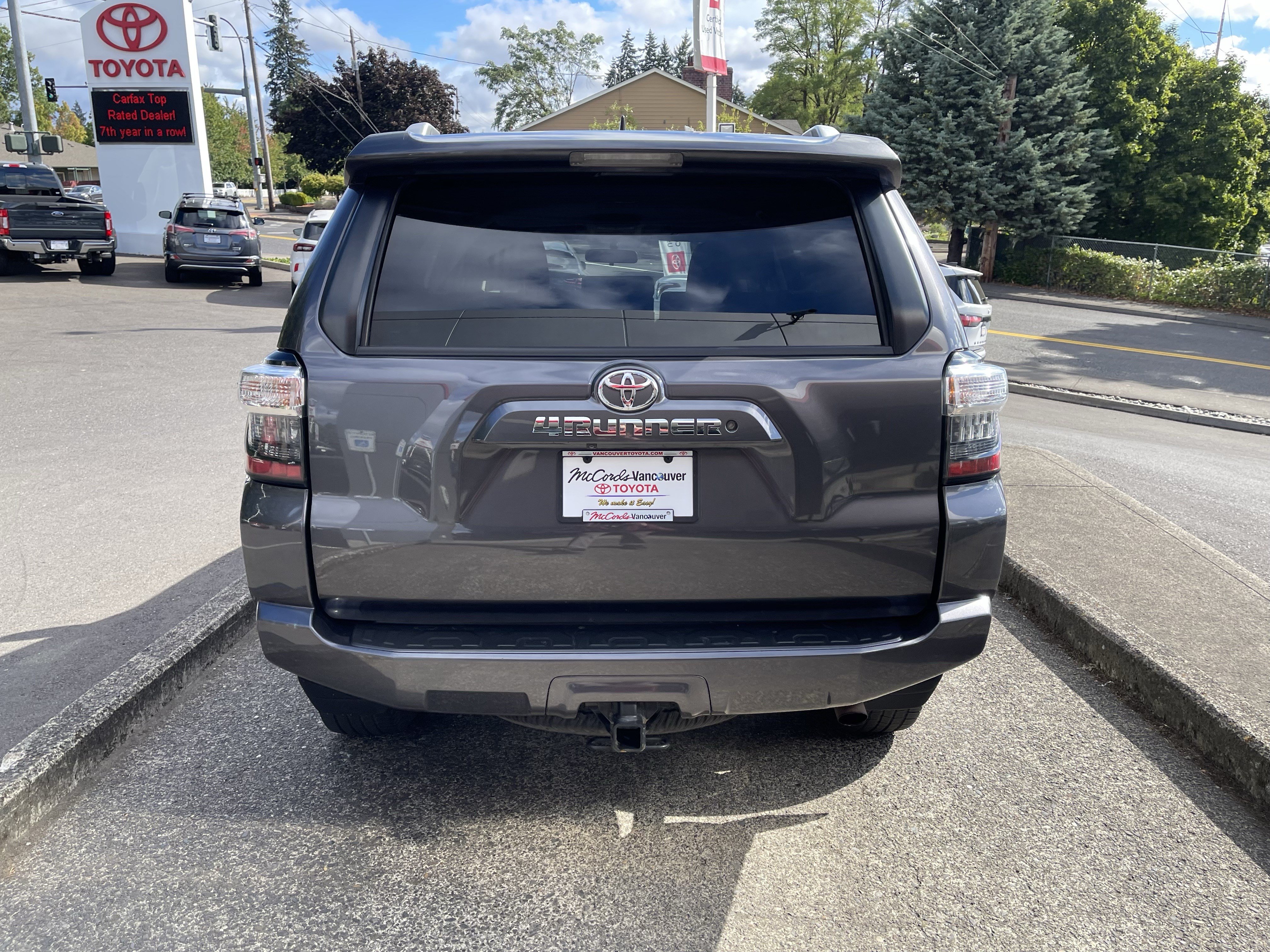 Certified 2017 Toyota 4Runner SR5 AWD/4WD image 5