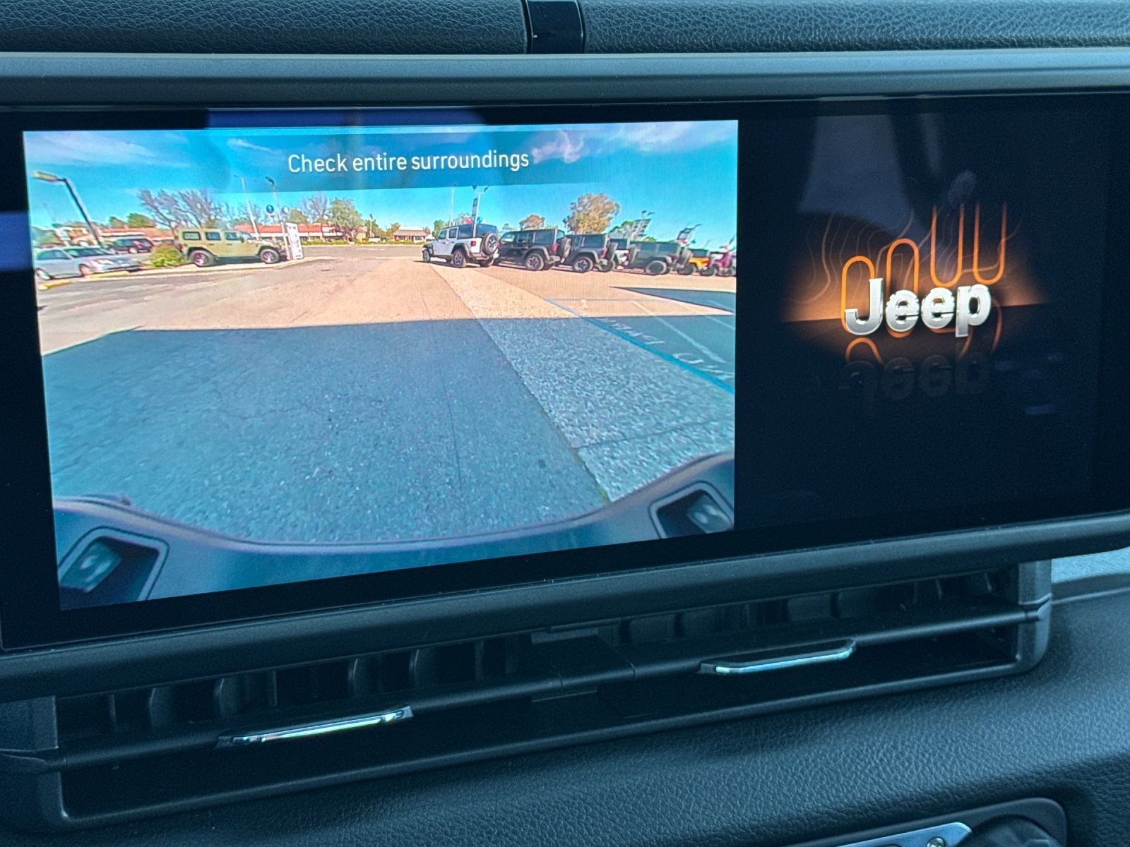 New 2026 Jeep Gladiator Sport AWD/4WD image 18