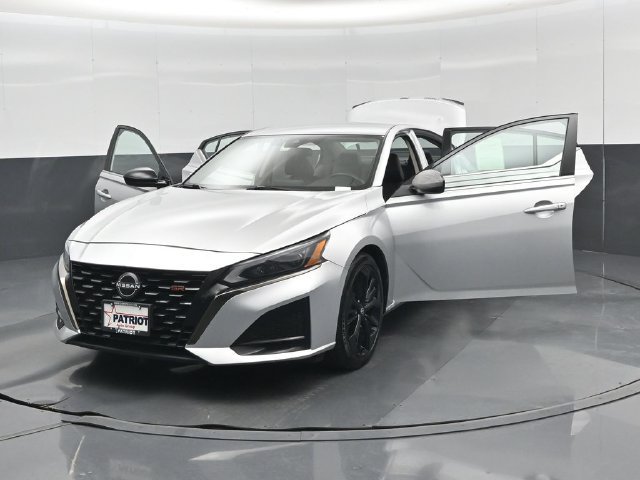 Used 2023 Nissan Altima 2.5 SR FWD image 57