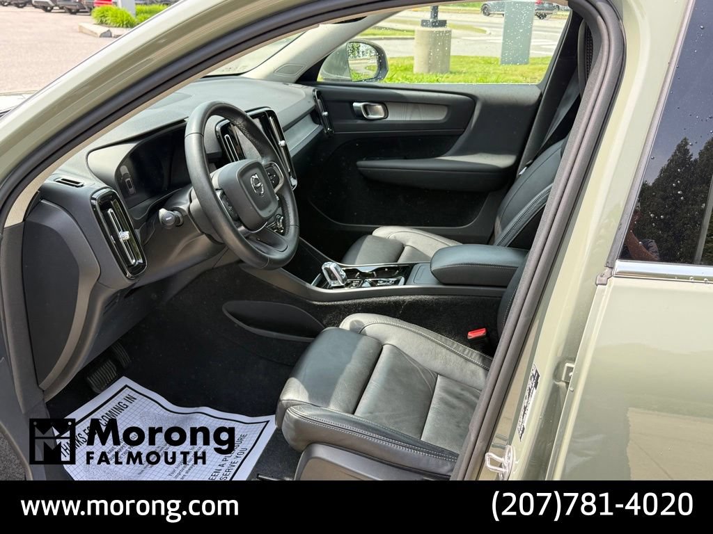 Used 2023 Volvo XC40 B5 Plus w/ Driver Assist Package AWD/4WD image 27