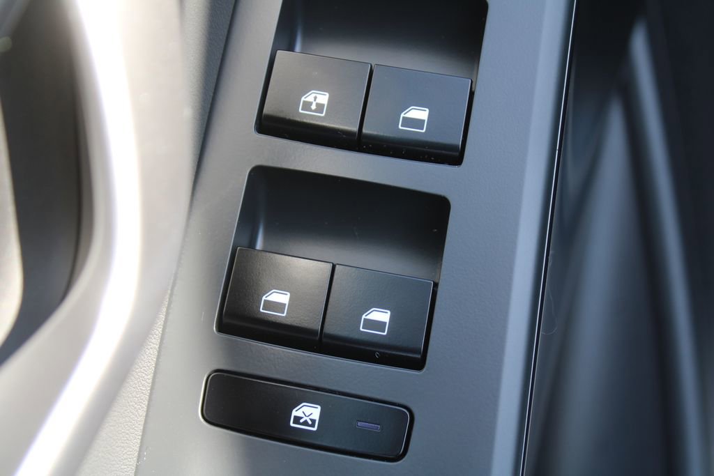 Used 2025 Kia Niro LX image 19