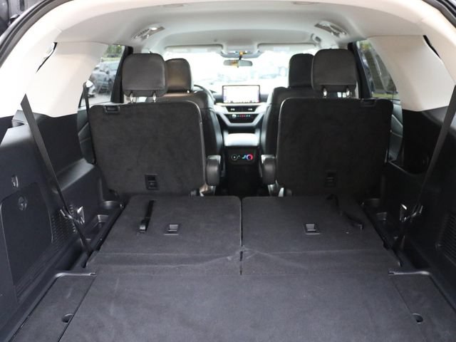 Used 2025 Ford Explorer Active w/ Active Comfort Package AWD/4WD image 14