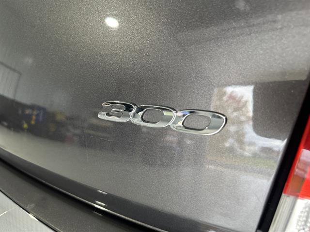 Used 2019 Chrysler 300 Touring L w/ Quick Order Package 22F image 10