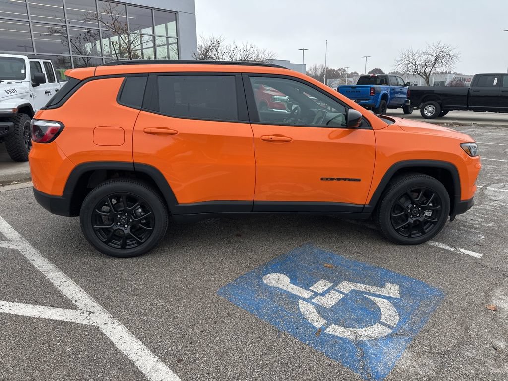 New 2026 Jeep Compass Latitude AWD/4WD image 33