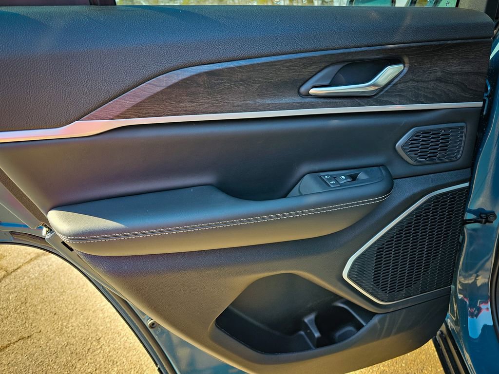 New 2026 Jeep Grand Cherokee Limited image 35