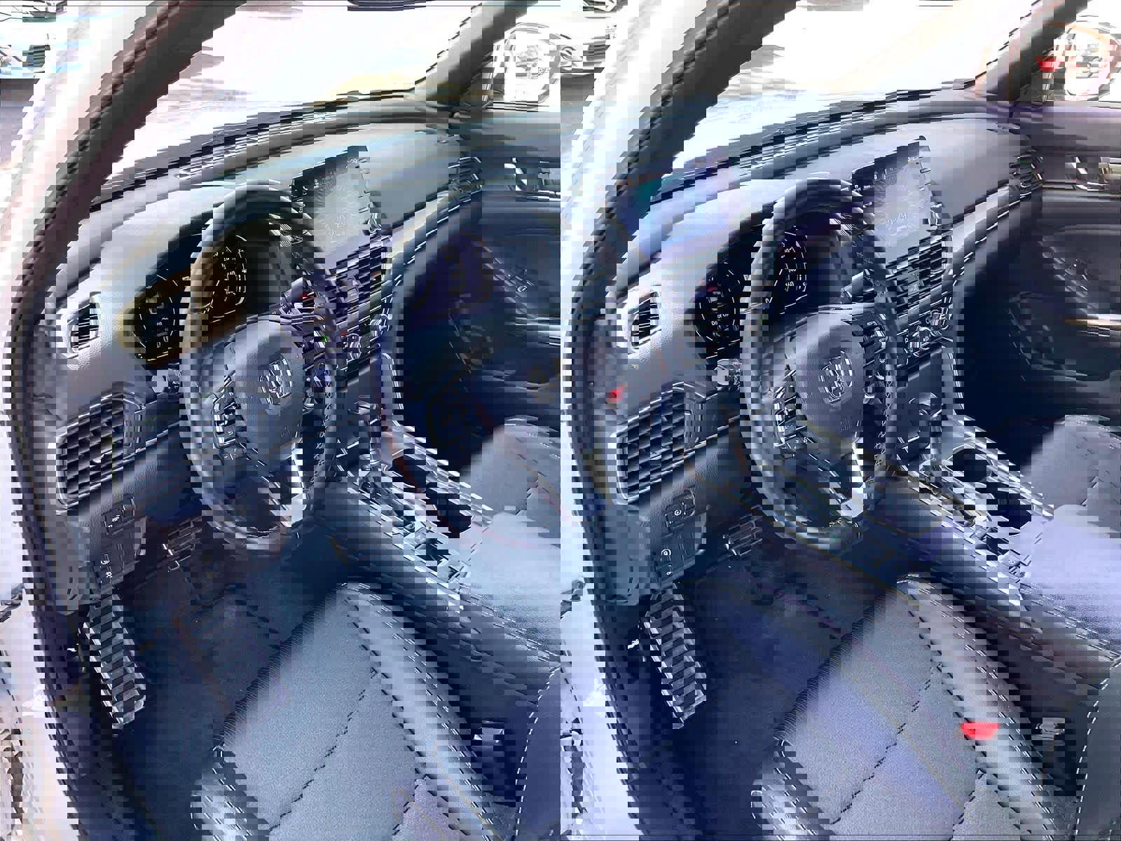 Used 2018 Honda Accord Sport image 16