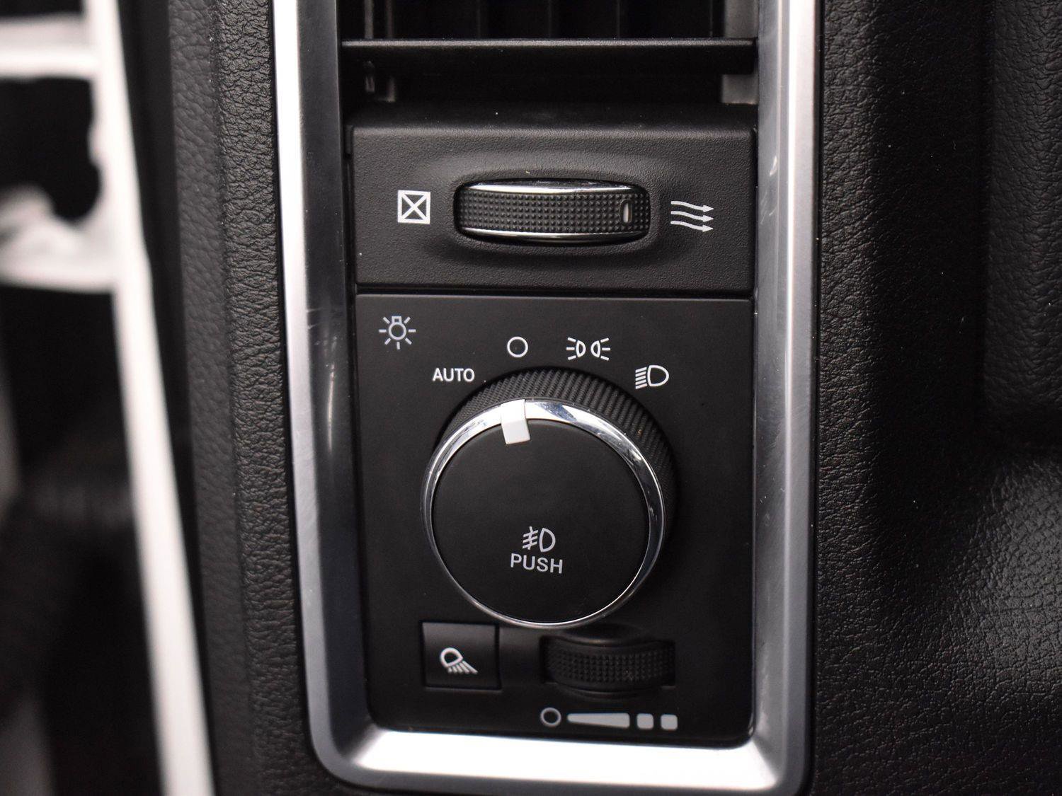 Used 2018 RAM 2500 Power Wagon w/ Leather & Luxury Group image 28