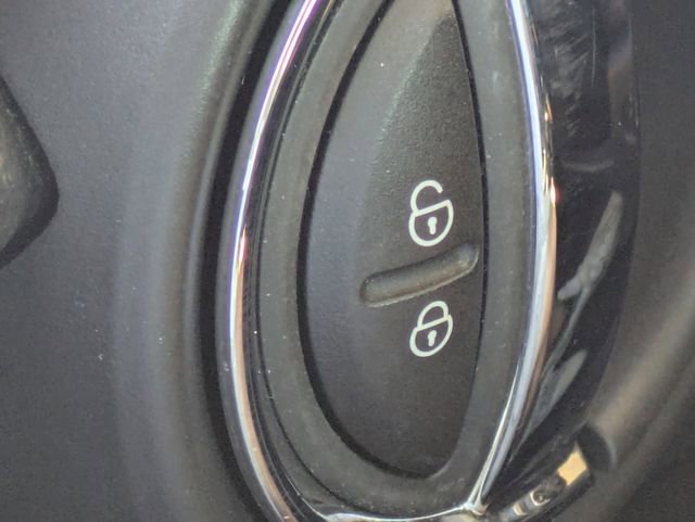 Used 2019 MINI Cooper 2-Door Hardtop FWD image 29