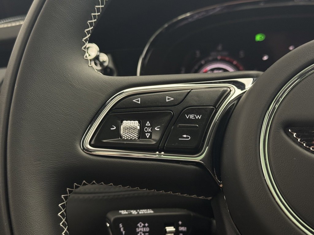 New 2025 Bentley Bentayga image 18