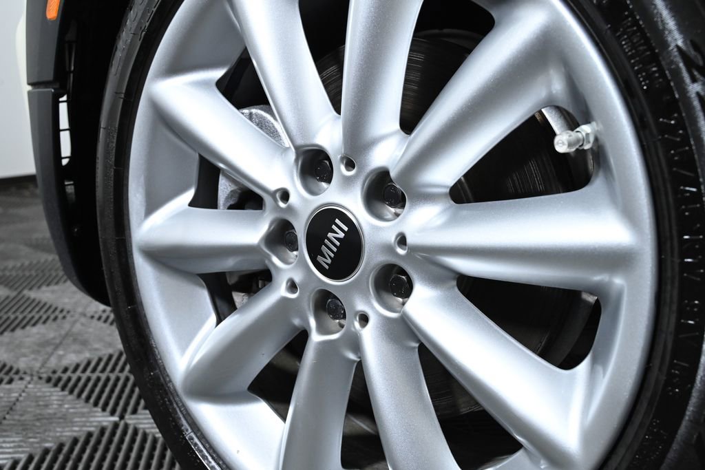 Used 2023 MINI Cooper Clubman S w/ Premium Package image 35