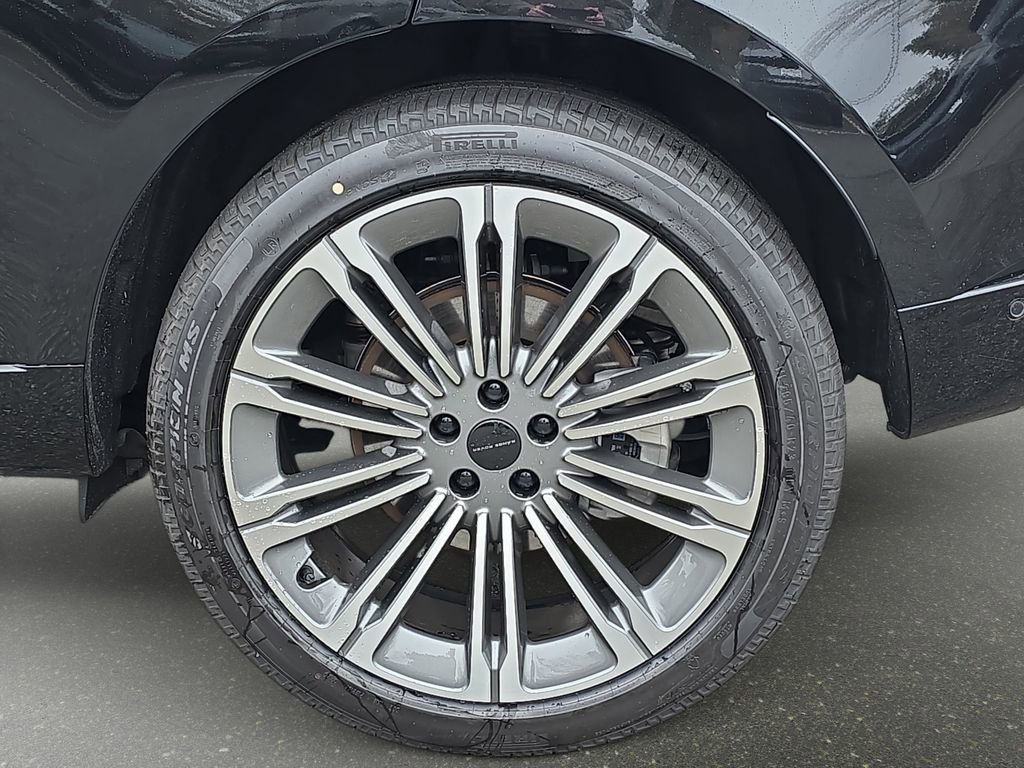 New 2026 Land Rover Range Rover SE image 35