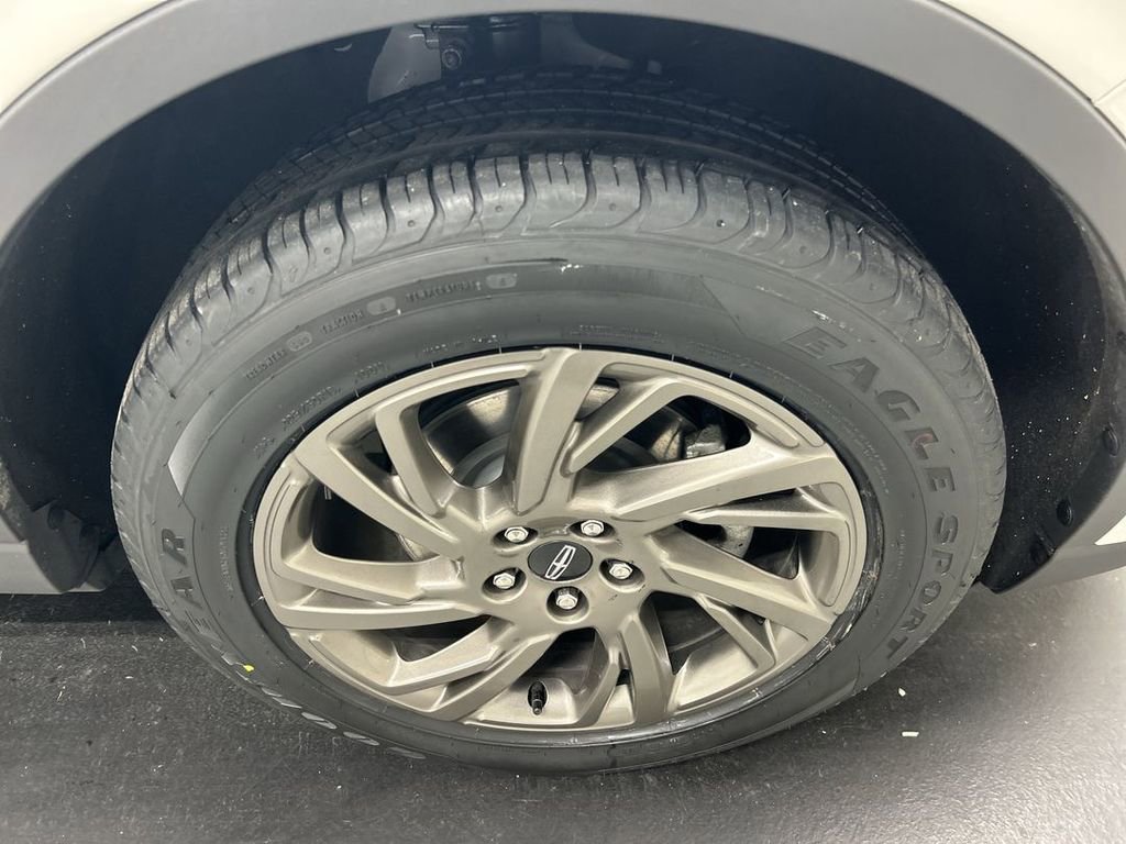 Used 2023 Lincoln Corsair AWD w/ Equipment Group 101A image 8