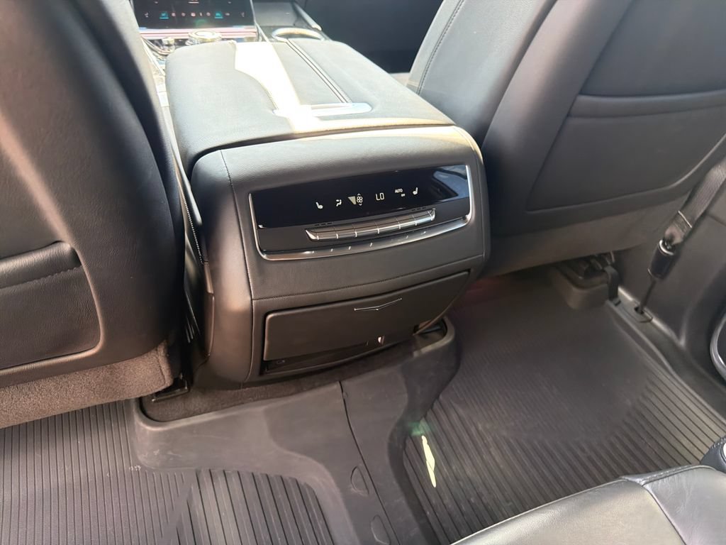 Certified 2025 Cadillac Escalade Sport w/ LPO, Floor Liner Package AWD/4WD image 36