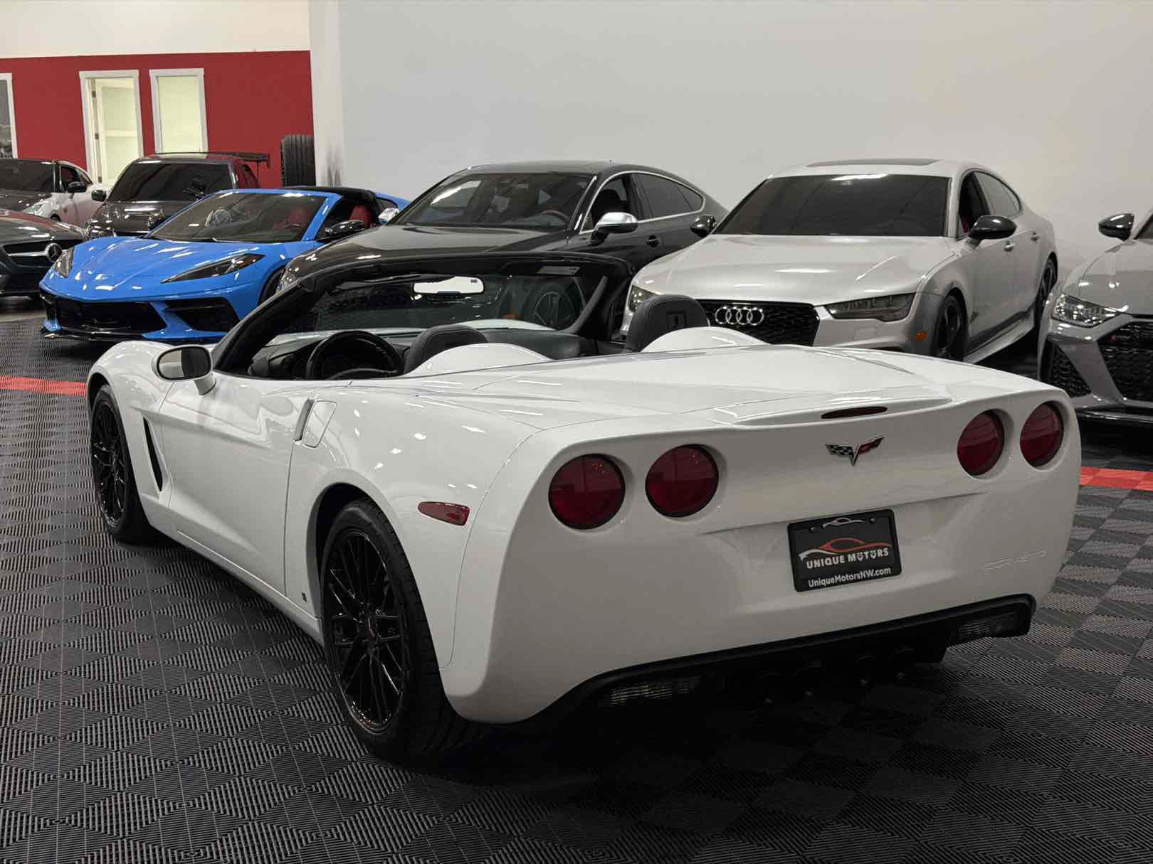 Used 2008 Chevrolet Corvette Convertible w/ Preferred Equipment Group RWD image 4