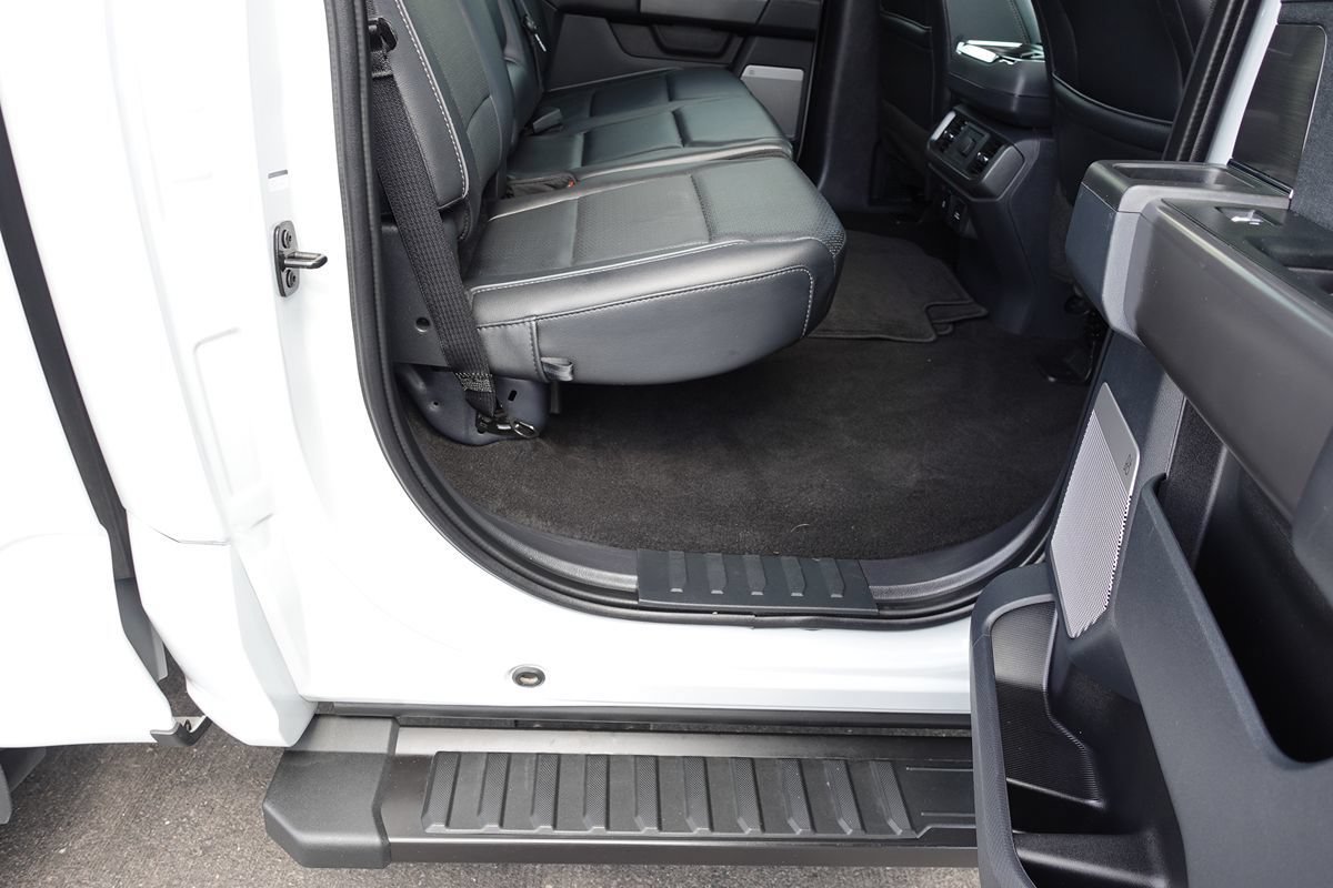 Used 2024 Ford F150 Lariat AWD/4WD image 36