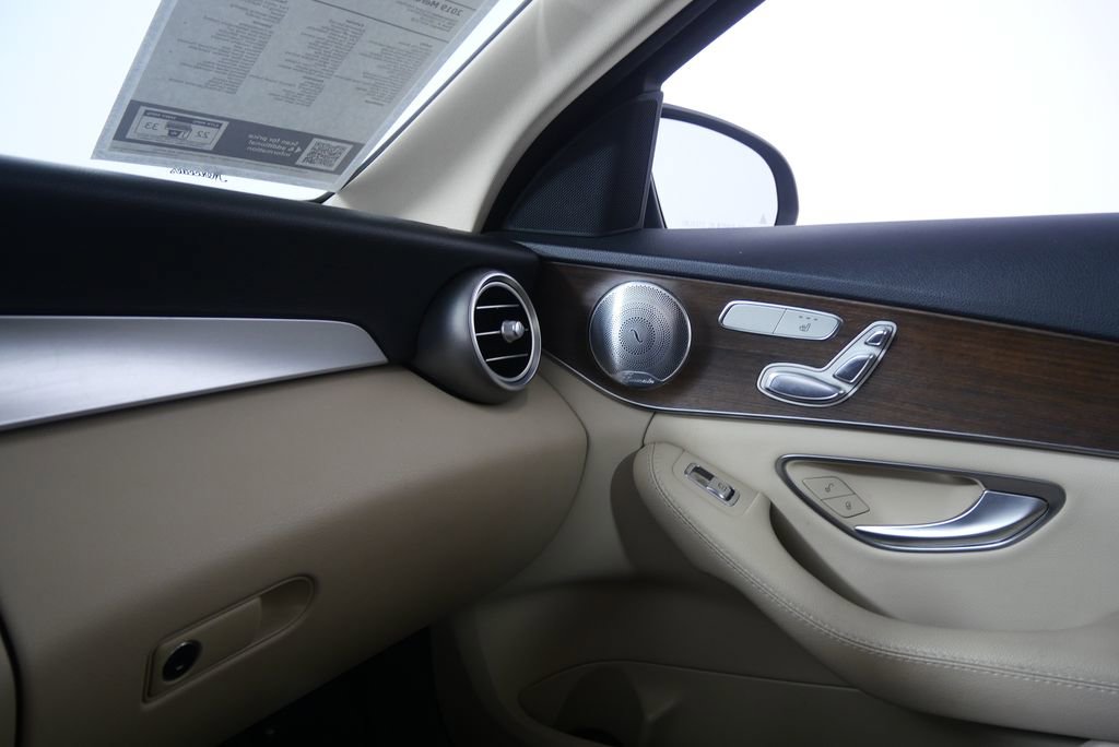 Used 2019 Mercedes-Benz C 300 4MATIC Sedan image 24