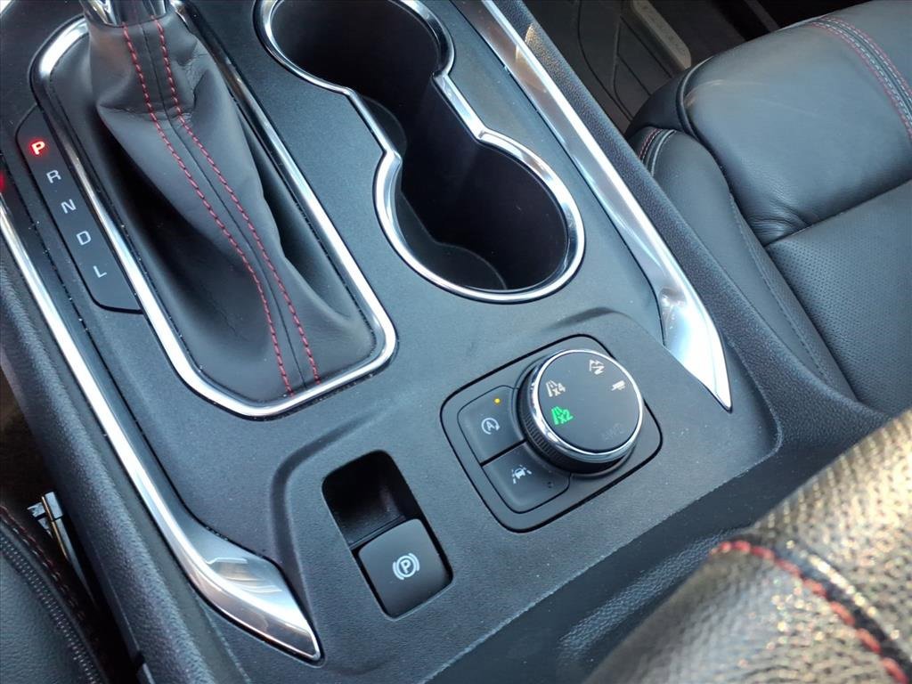 Used 2023 Chevrolet Traverse RS image 25