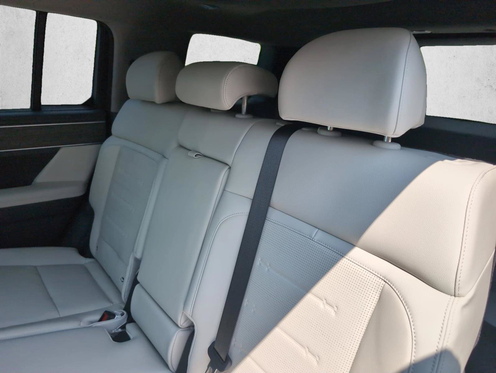 New 2026 Hyundai Santa Fe Limited FWD image 17