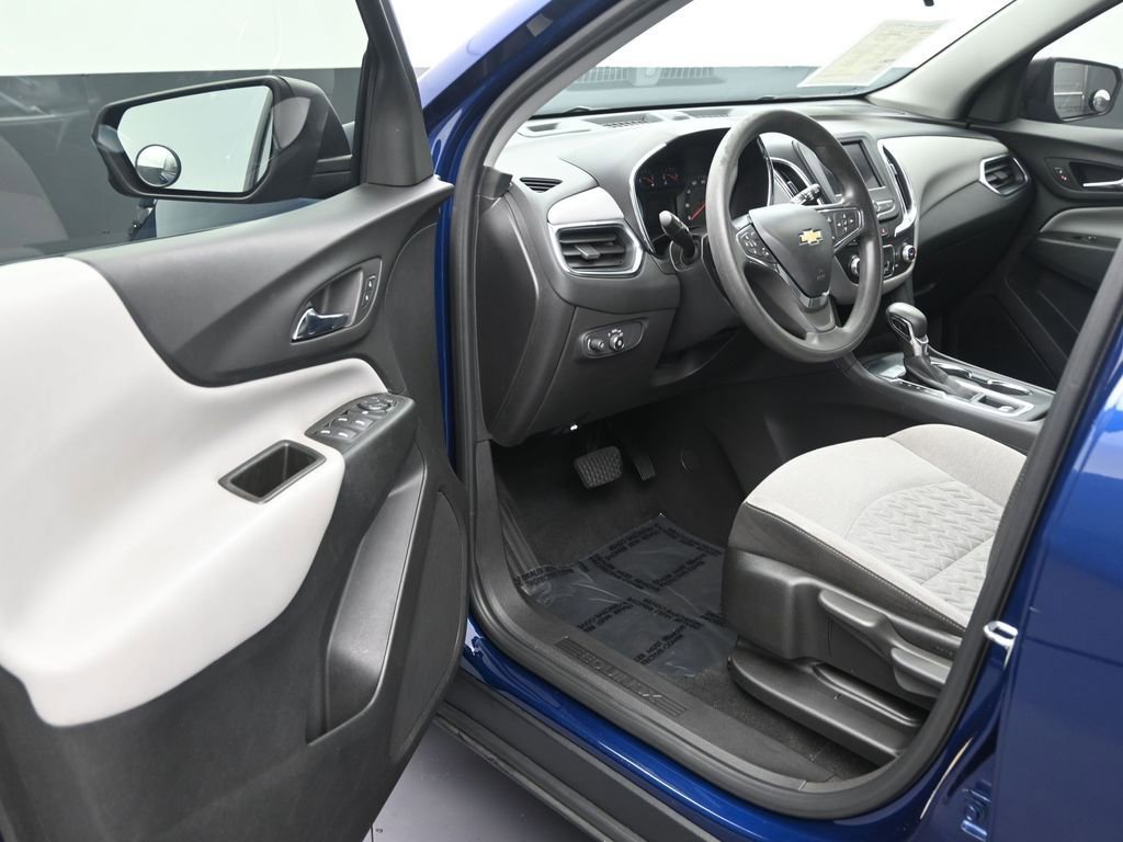 Used 2022 Chevrolet Equinox LS image 11