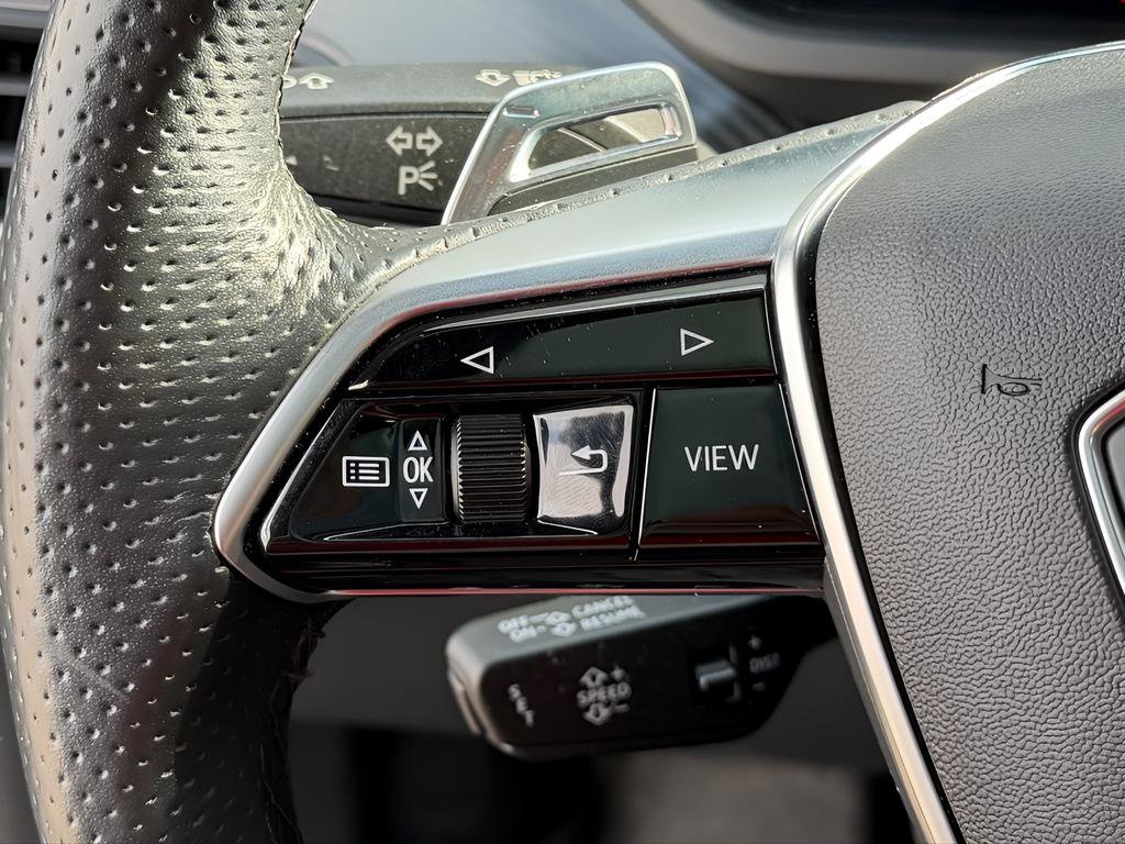 Used 2022 Audi e-tron GT Prestige image 37