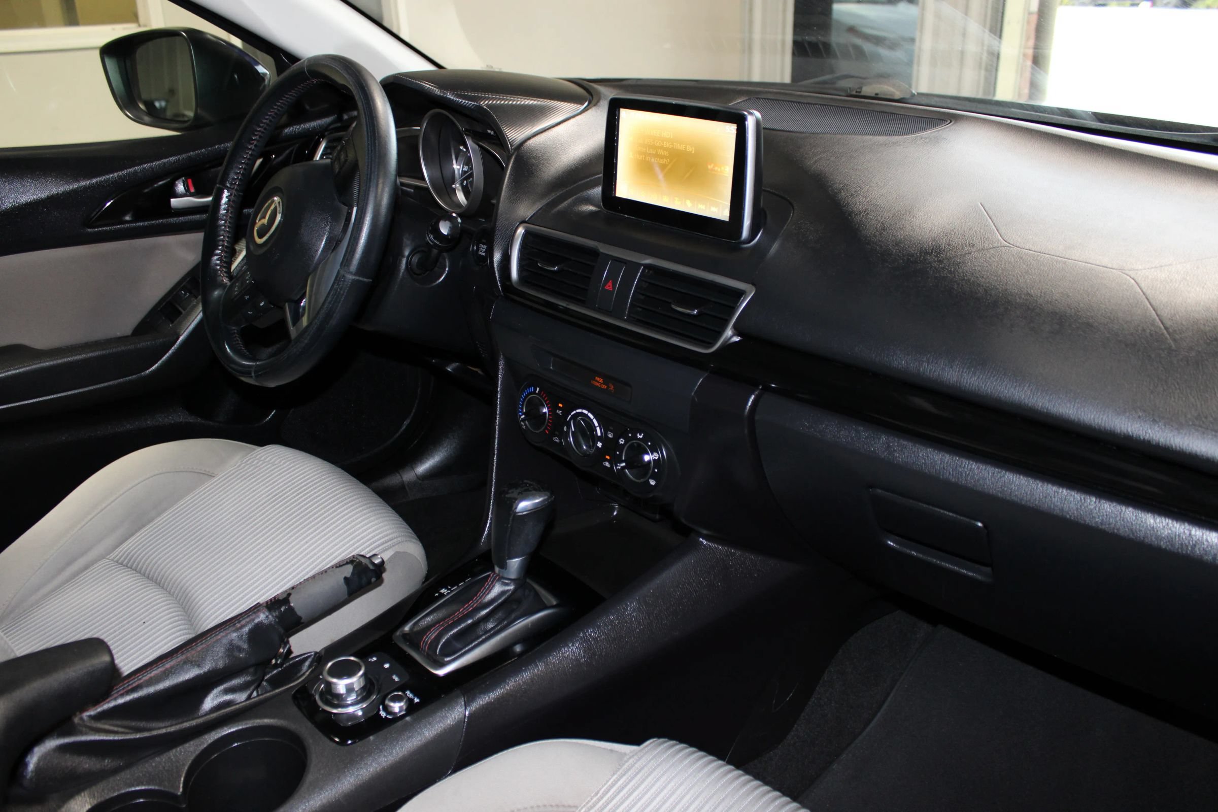Used 2016 MAZDA MAZDA3 i Touring FWD image 30