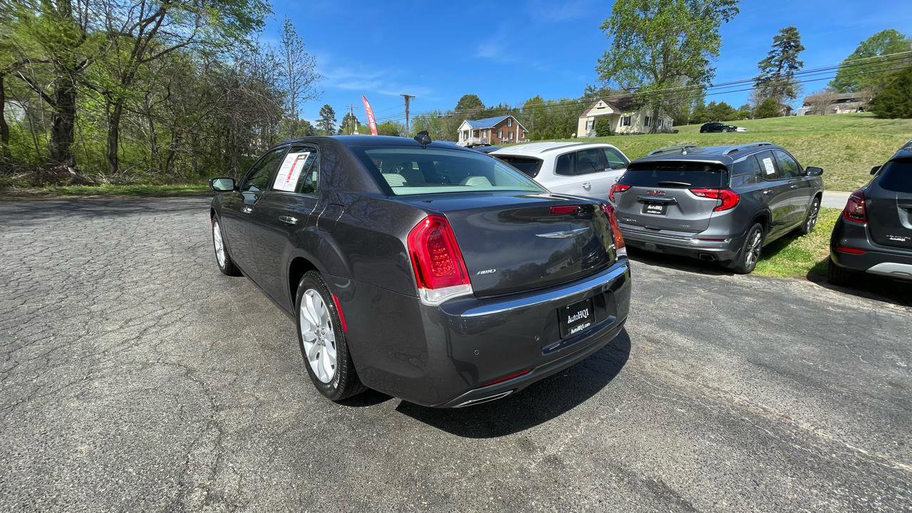 Used 2015 Chrysler 300 C w/ Light Group image 6