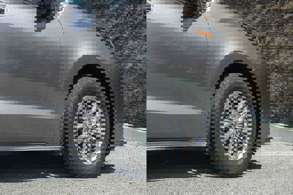 Used 2022 Toyota Sienna XLE w/ XLE Plus Package image 11