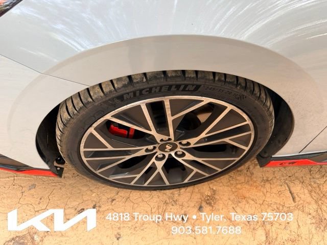 Used 2022 Hyundai Elantra N w/ Preferred Accessory Package FWD image 4