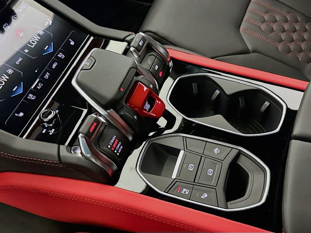 Used 2026 Lamborghini Urus SE AWD/4WD image 17