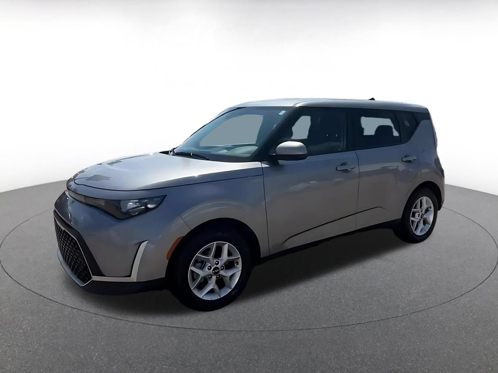 Used 2025 Kia Soul LX w/ LX Technology Package FWD image 6