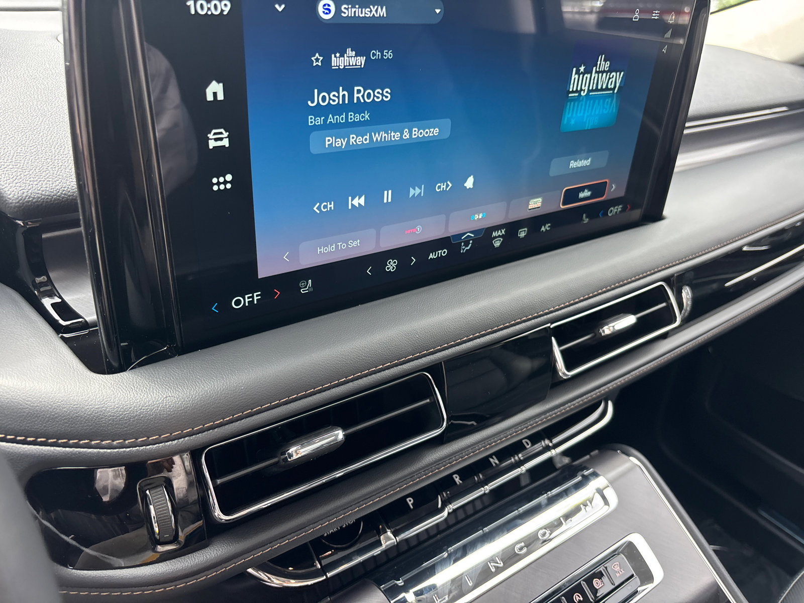 New 2026 Lincoln Aviator AWD image 21