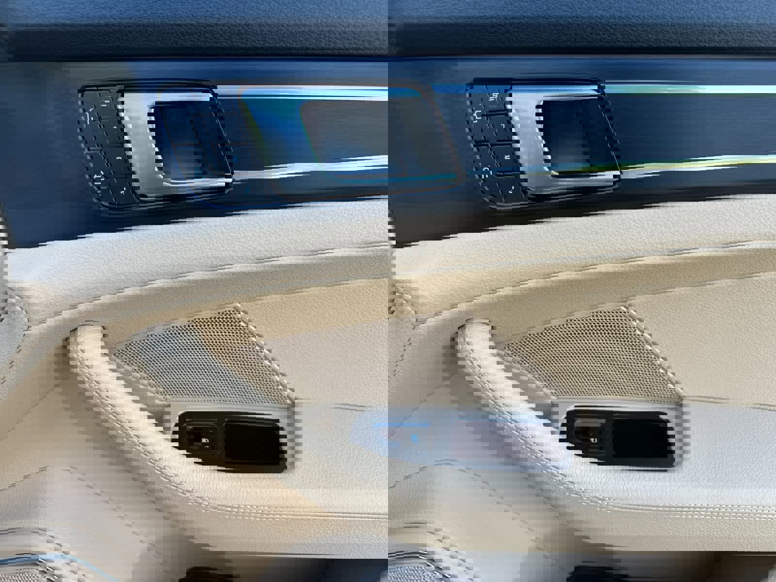 Certified 2022 Porsche Panamera 4 image 18