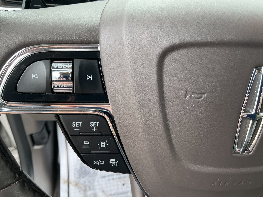 Used 2024 Lincoln Navigator L Reserve AWD/4WD image 21