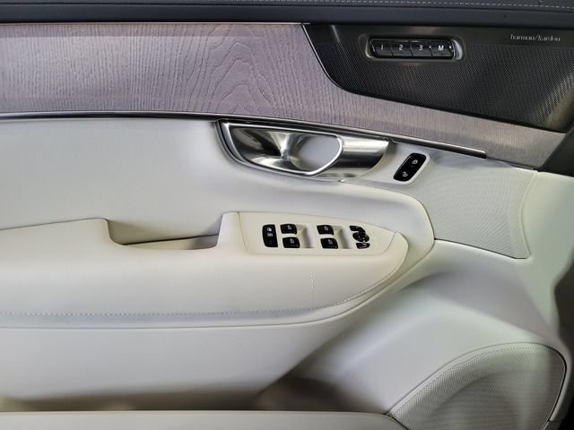 New 2026 Volvo XC90 B6 Ultra w/ Protection Package AWD/4WD image 24