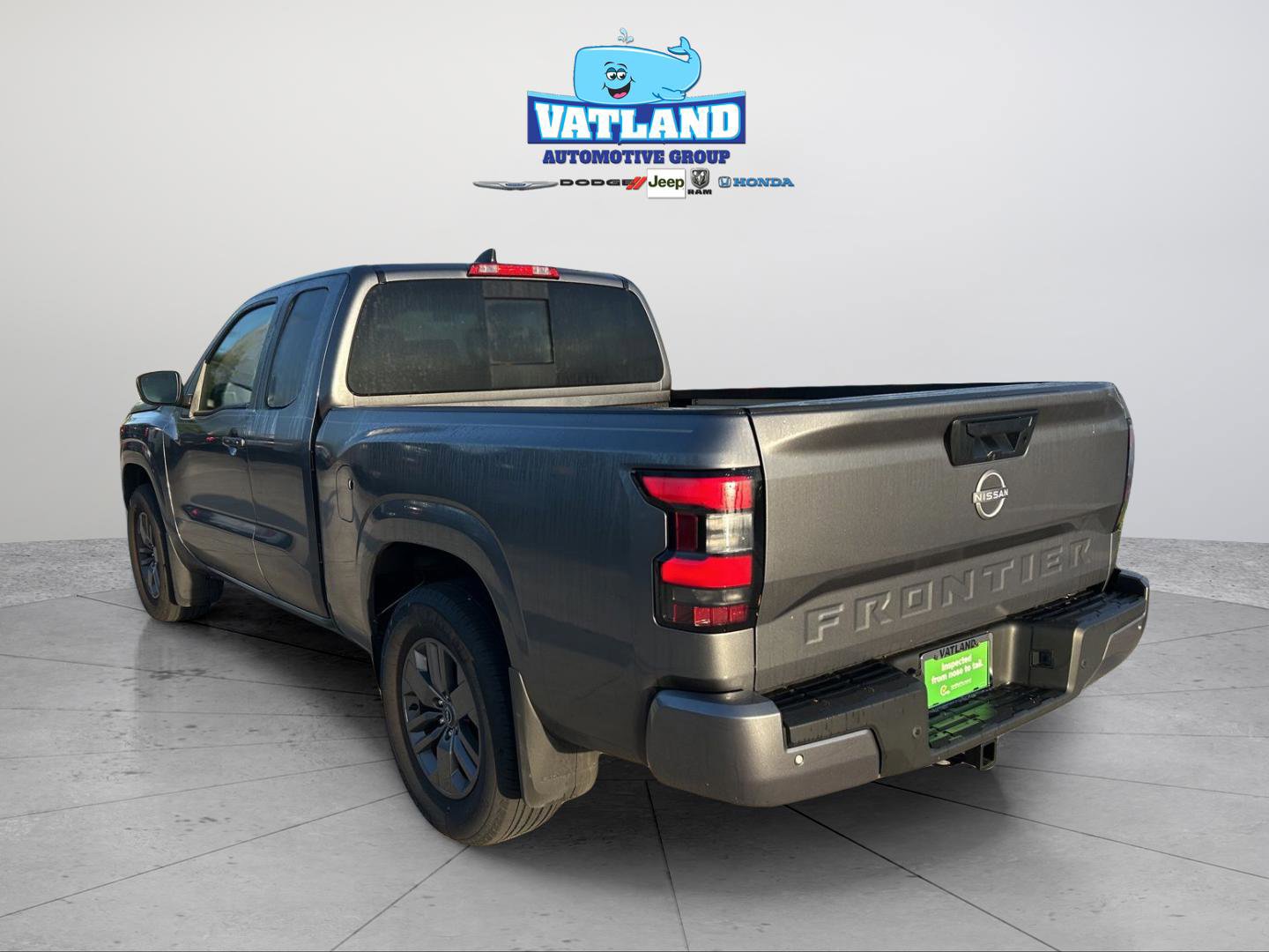 Used 2025 Nissan Frontier SV w/ SV Convenience Package image 3