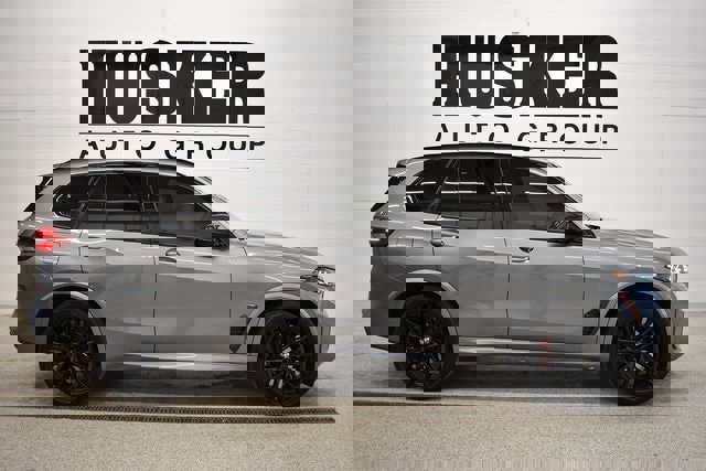 Used 2024 BMW X5 M60i w/ Executive Package image 2