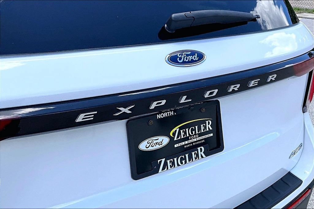 Certified 2025 Ford Explorer Active AWD/4WD image 8