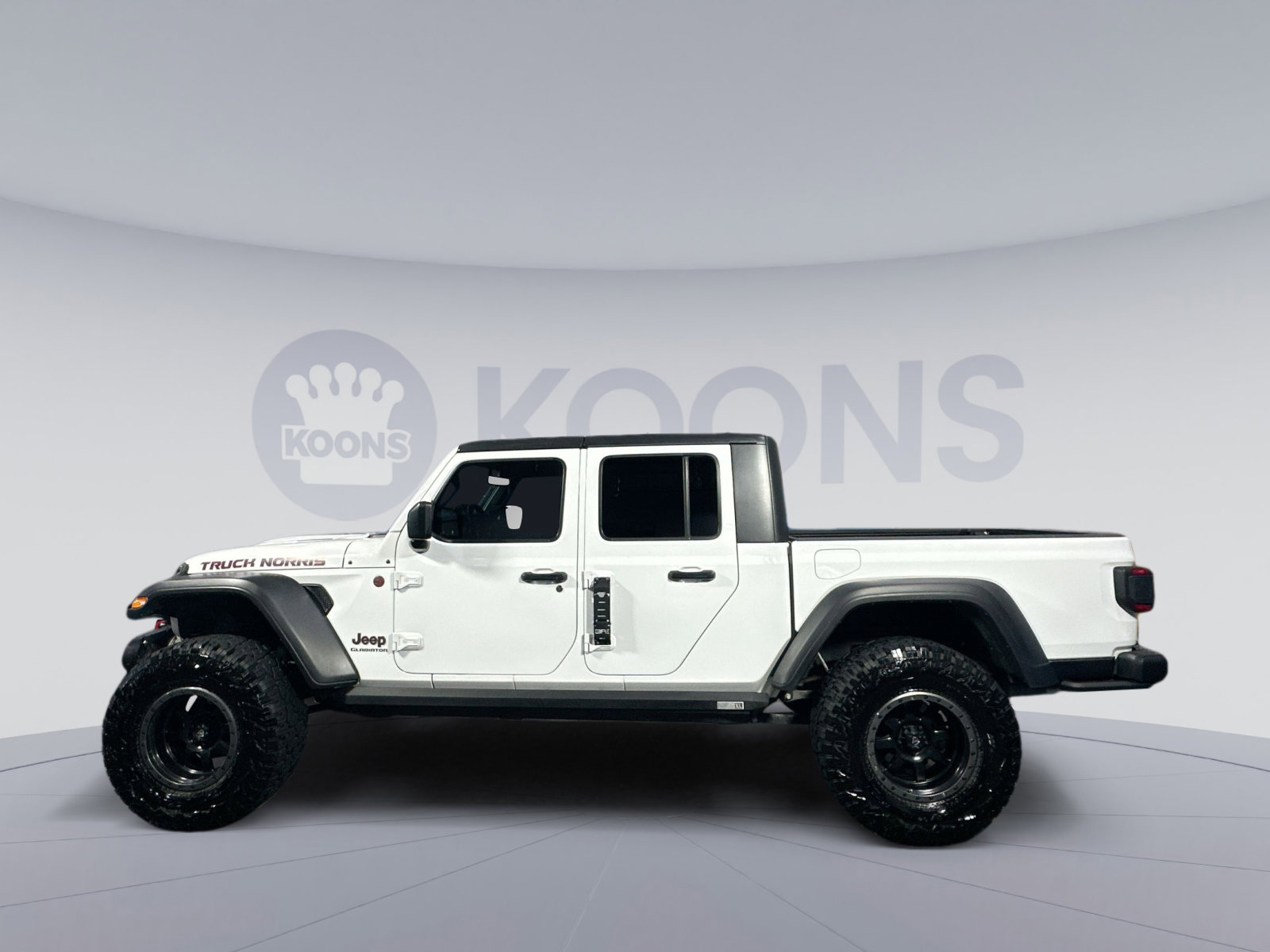 Used 2021 Jeep Gladiator Rubicon image 2