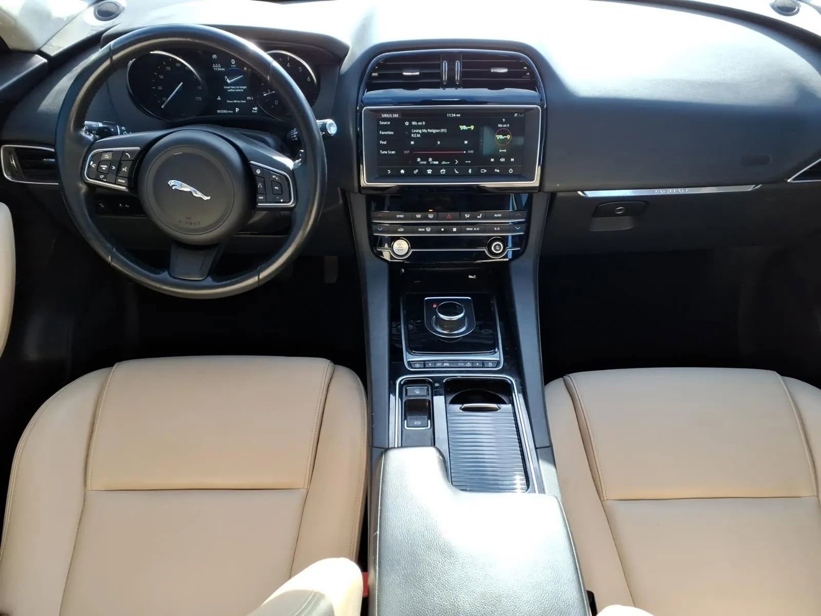 Used 2020 Jaguar F-PACE Premium image 18