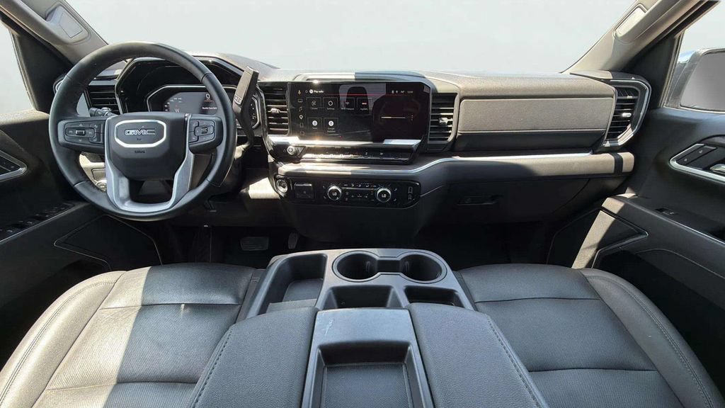 Used 2026 GMC Sierra 1500 SLT RWD image 10