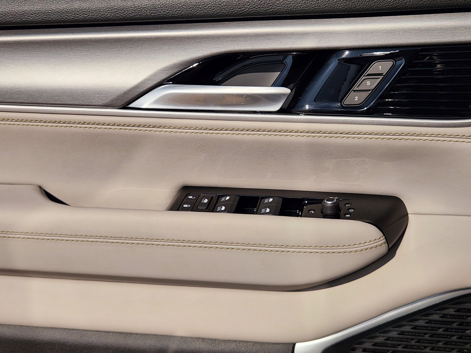 New 2026 Jeep Grand Wagoneer Limited AWD/4WD image 18