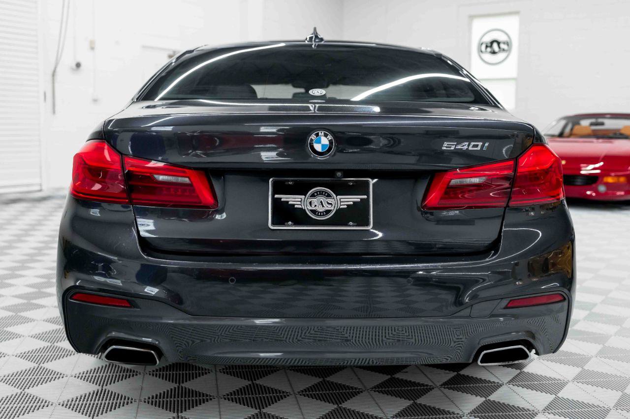 Used 2019 BMW 540i w/ M Sport Package RWD image 8