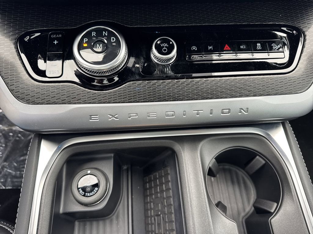 New 2025 Ford Expedition Max Platinum w/ Stealth Appearance Package AWD/4WD image 34